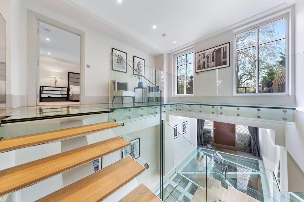 Park Lane Palace- Luxury Sleeps 10 Appartement Londen