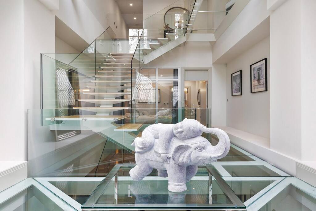 Park Lane Palace- Luxury Sleeps 10 Londen