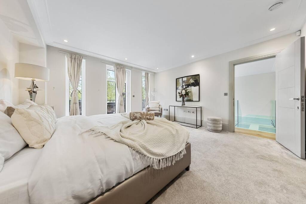 Park Lane Palace- Luxury Sleeps 10 Londen