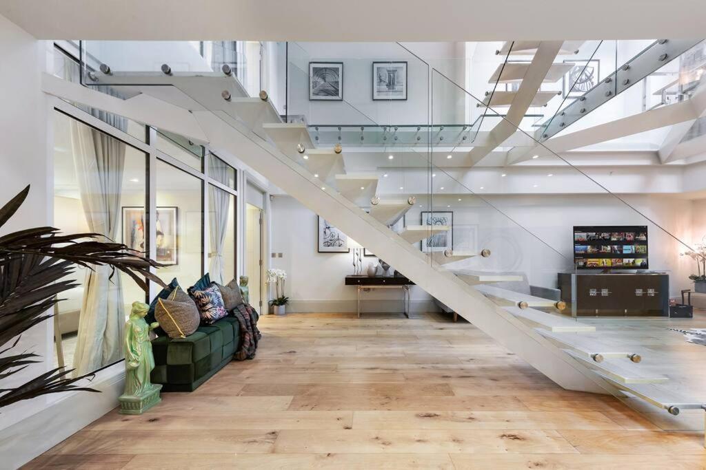 Park Lane Palace- Luxury Sleeps 10 * Londen