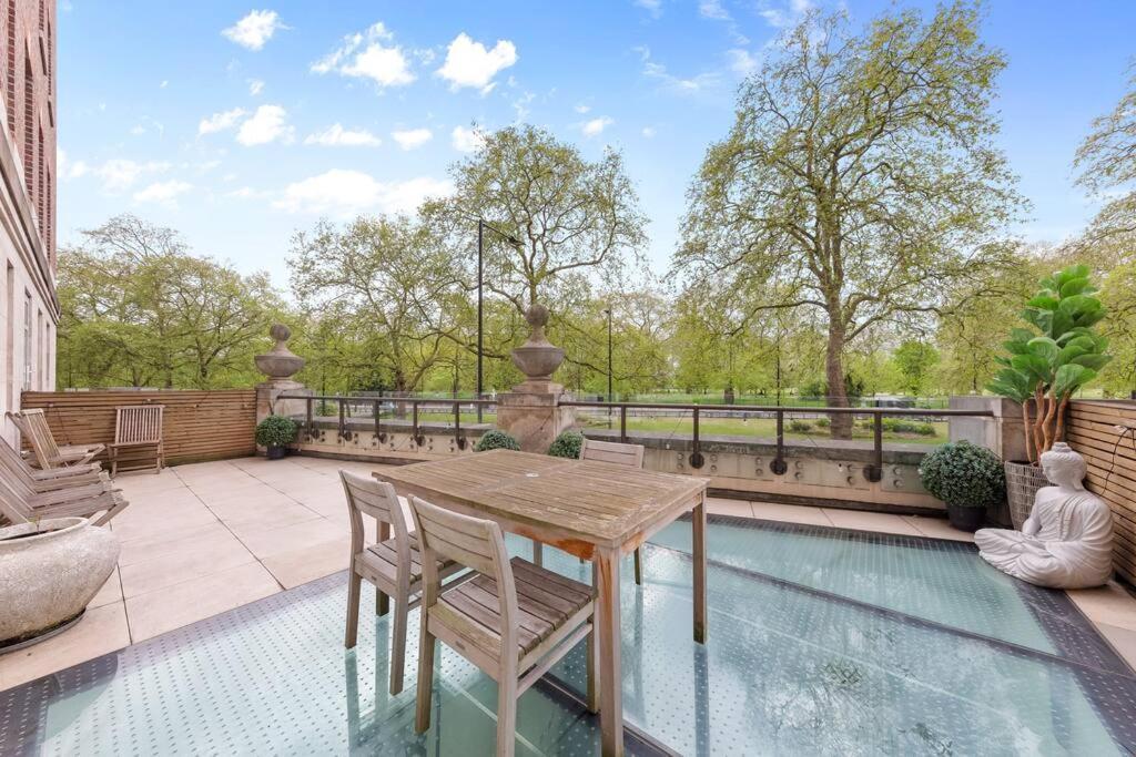 Apartamento Park Lane Palace- Luxury Sleeps 10 Londres